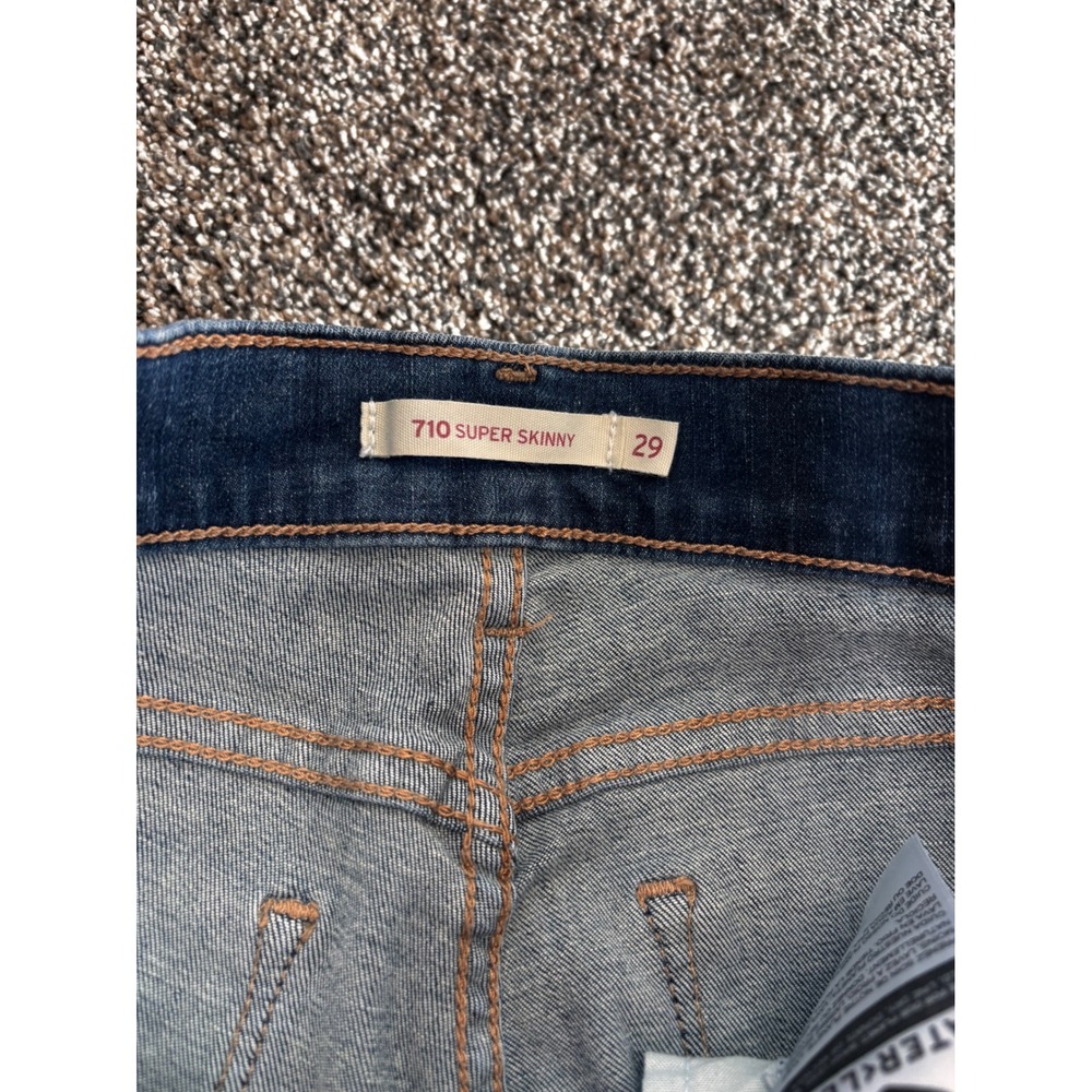 Levi's 710 Super Skinny Distressed cropped Jeans Dark‎ Wash Women's Size 29 - Picture 4 of 11